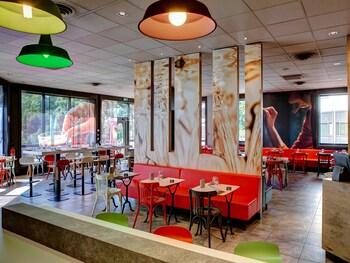 Hotel ibis Lyon Gerland Musee des Confluences
