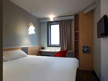 Hotel ibis Lyon Gerland Musee des Confluences