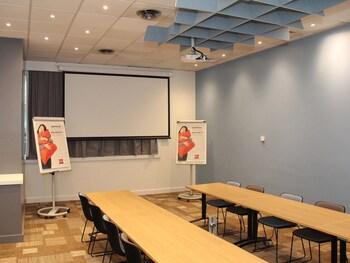 Hotel ibis Lyon Gerland Musee des Confluences