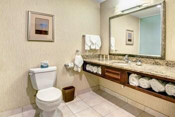 DoubleTree by Hilton Hotel Tinton Falls - Eatontown