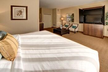 DoubleTree by Hilton Hotel Tinton Falls - Eatontown
