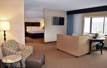 DoubleTree by Hilton Hotel Tinton Falls - Eatontown