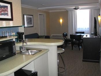 Holiday Inn Concord Downtown