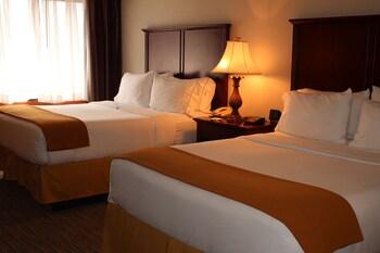 Holiday Inn Express Paramus