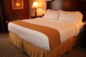 Holiday Inn Express Paramus