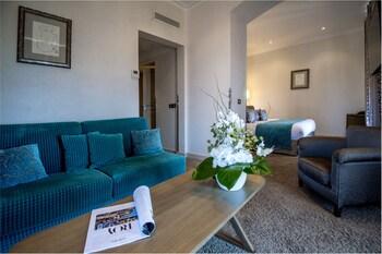 La Perouse Hotel