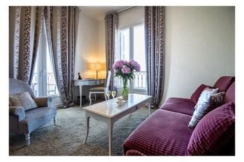 La Perouse Hotel