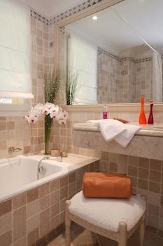 La Perouse Hotel