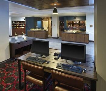 Four Points by Sheraton Charleston
