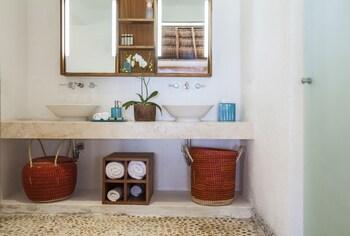 Shangri-la Caribe Beach Village Resort