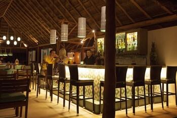 Shangri-la Caribe Beach Village Resort
