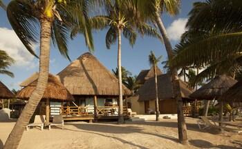 Shangri-la Caribe Beach Village Resort