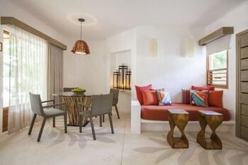 Shangri-la Caribe Beach Village Resort