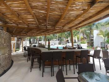 Shangri-la Caribe Beach Village Resort