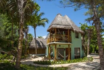 Shangri-la Caribe Beach Village Resort