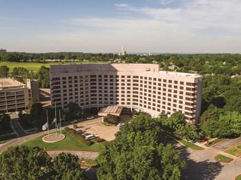DoubleTree by Hilton Hotel Tulsa - Warren Place