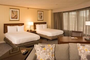 DoubleTree by Hilton Hotel Tulsa - Warren Place