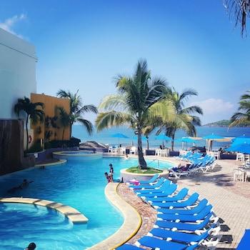 Las Flores Beach Resort