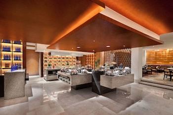 Hilton Luxor Resort & Spa