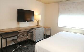 Holiday Inn Salem (I-93 At Exit 2)