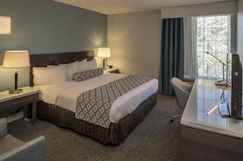 Crowne Plaza Suites Pittsburgh South