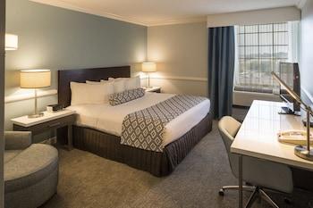 Crowne Plaza Suites Pittsburgh South