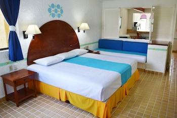 Cancun Clipper Club