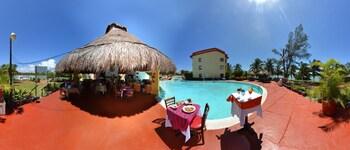 Cancun Clipper Club
