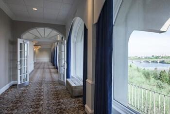Sheraton Cavalier Saskatoon Hotel