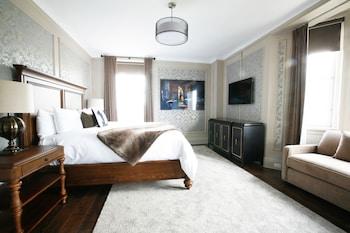 The Fort Garry Hotel