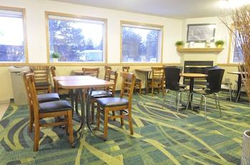 Super 8 Revelstoke BC