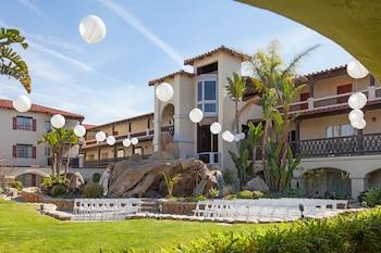 Embassy Suites by Hilton Mandalay Beach Resort