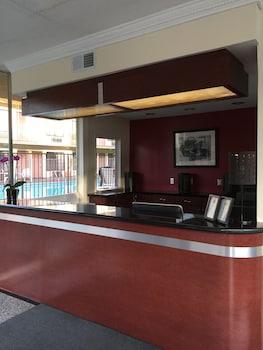 Studio City Court Yard Hotel