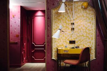 Idol Hotel