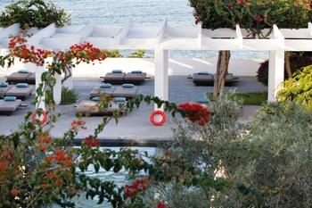 Almyra Hotel