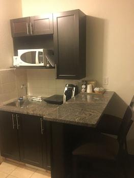 Super 8 Vermilion AB