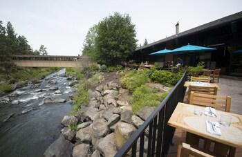 Riverhouse on the Deschutes