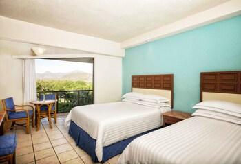 Barceló Ixtapa Beach Resort
