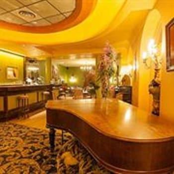 Cecilia Hotel