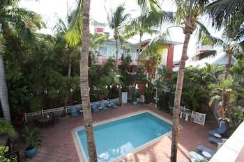 Lighthouse Resort Inn and Suites
