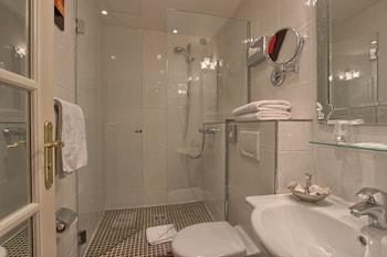 TIMHOTEL ELYSEE MONTPARNASSE