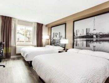 Motel One Winnipeg West