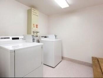 Motel One Winnipeg West