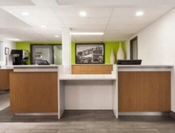 Motel One Winnipeg West