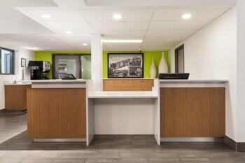 Motel One Winnipeg West