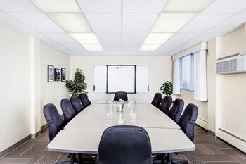 Campus Tower Suite Hotel