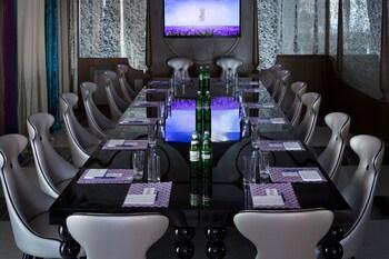 Iris Art Hotel