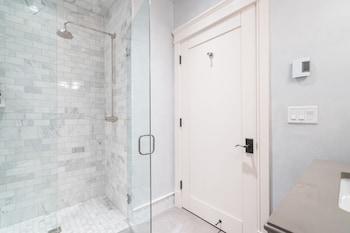 Auberge Residences at Element 52