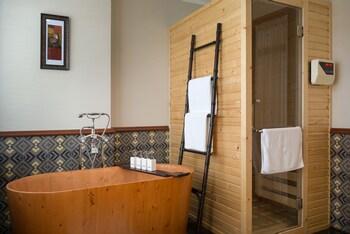 Essence Hoian Hotel & Spa