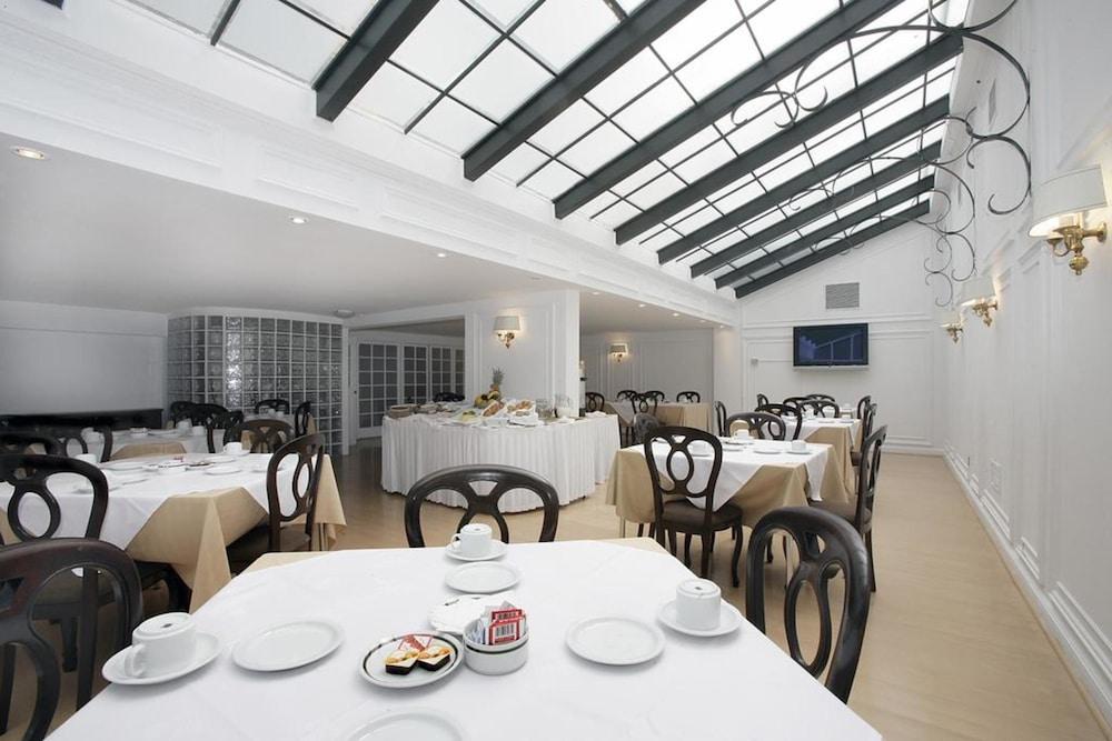 restaurant-cafeteria